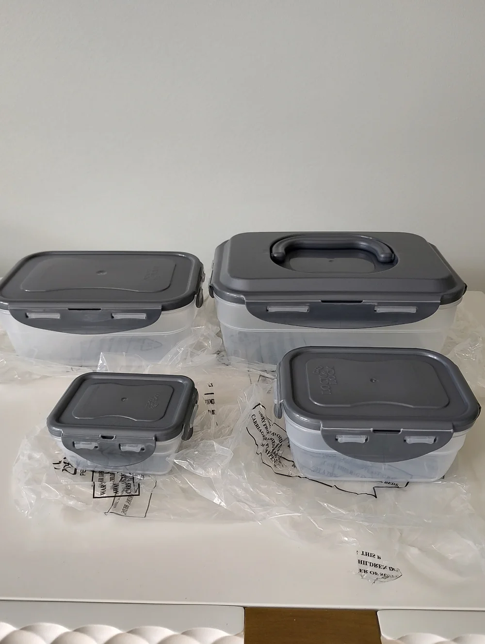 LocknLock Food Storage Nesting Set Gray Four Pieces Rectangular NEW